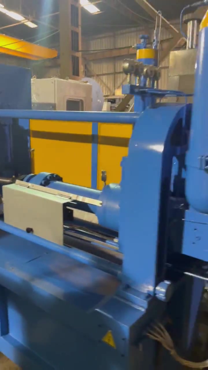 300 Ton Kapasiteli Metal Enjeksiyon Makinası