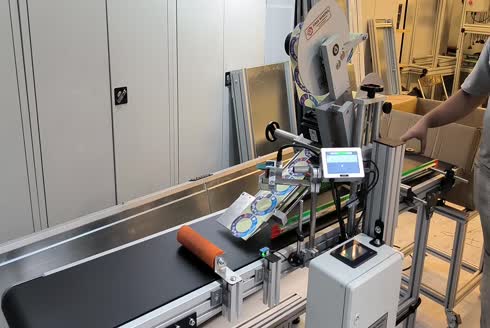 Otomatik Şişe Sarma ve Etiketleme Makinası