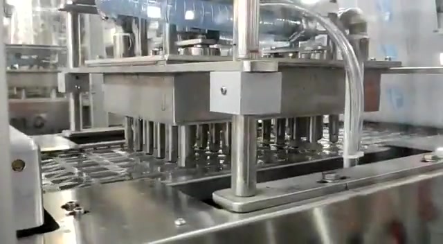 900 Adet/Saat Otomatik Buz Küpü Termoform Makinesi