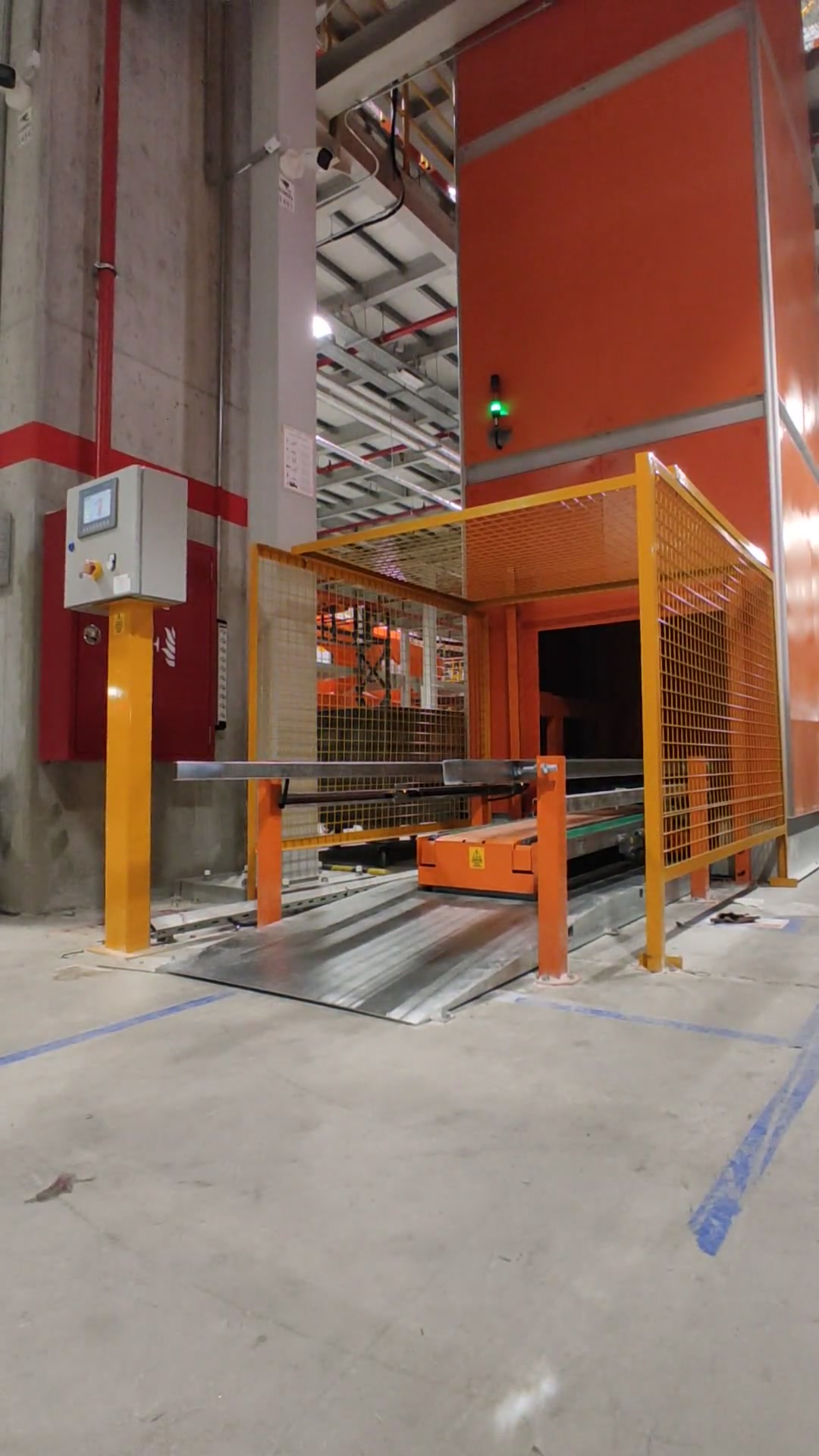 Sürekli Taşınım Sıralı Dikey Taşıma Lifti