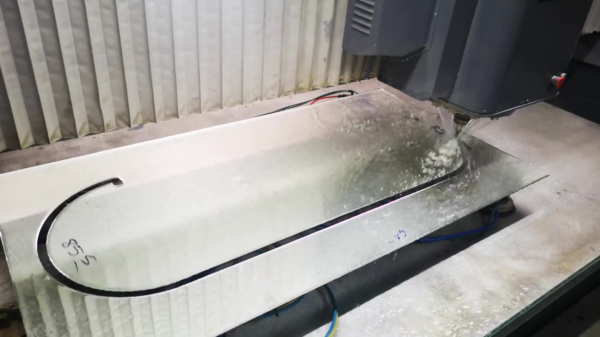 3 Eksen CNC Cam Taşlama Ve Kesim Makinası 