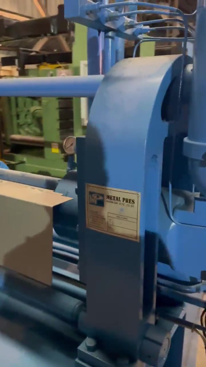 200 Ton Kapasiteli Metal Enjeksiyon Makinası