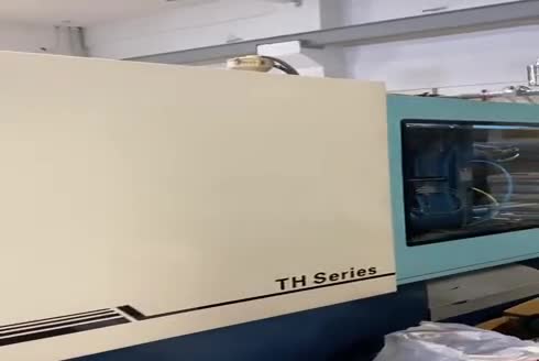 TH Serisi Servo Destekli Plastik Enjeksiyon Makinası 